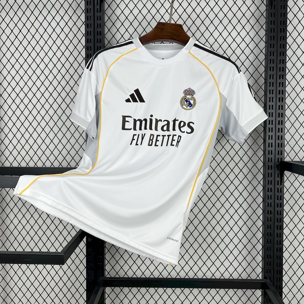 Real Madrid 25/26 Fan - Image 6