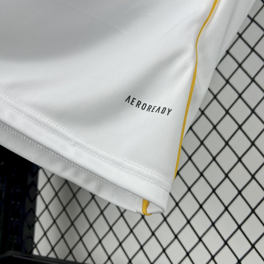 Real Madrid 25/26 Fan - Image 5